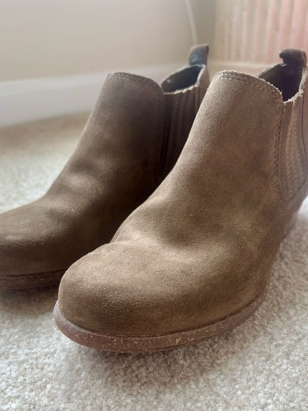 Clarks Taupe/Brown Suede Chelsea Ankle Boots Size 8